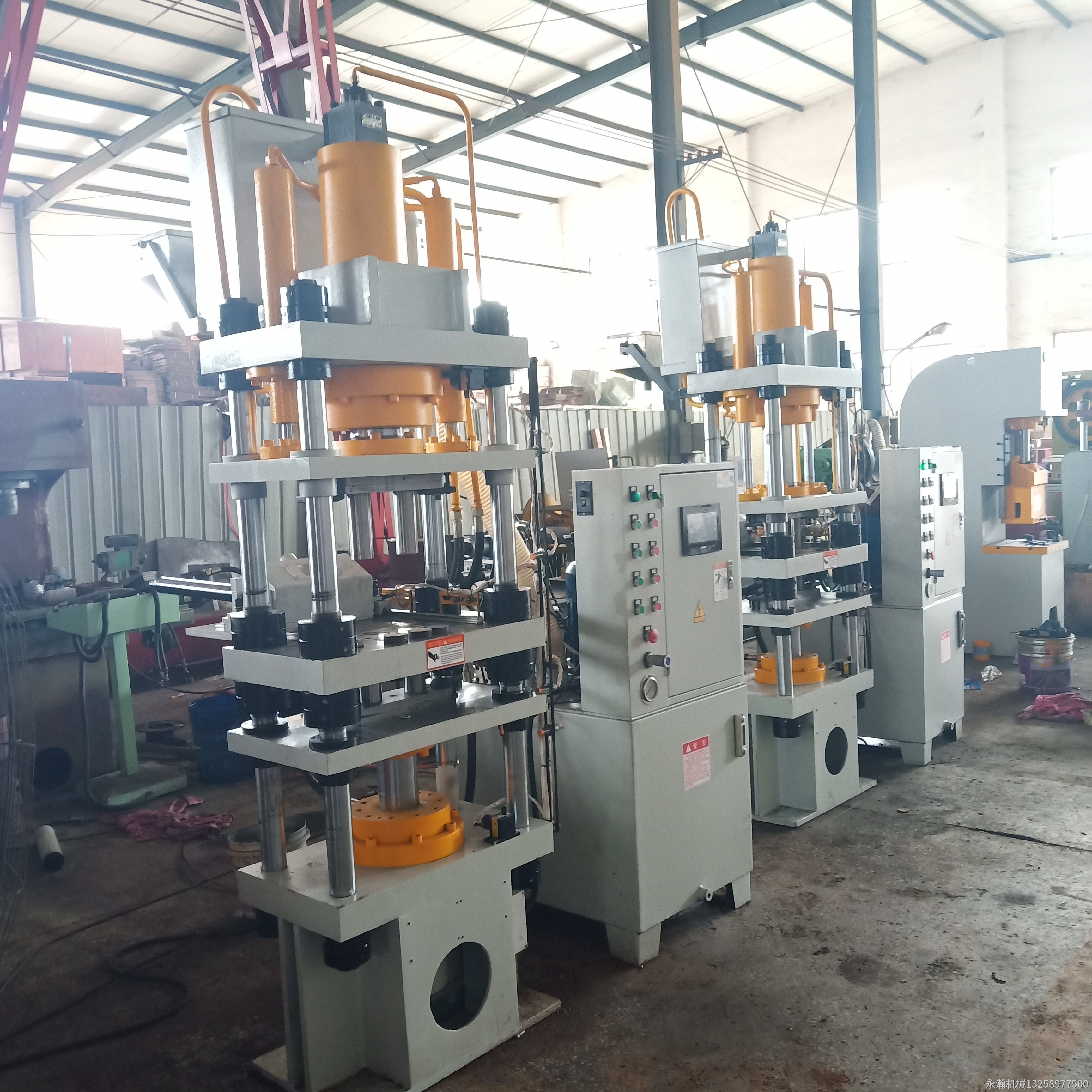 全自動碳化硅粉末成型液壓機